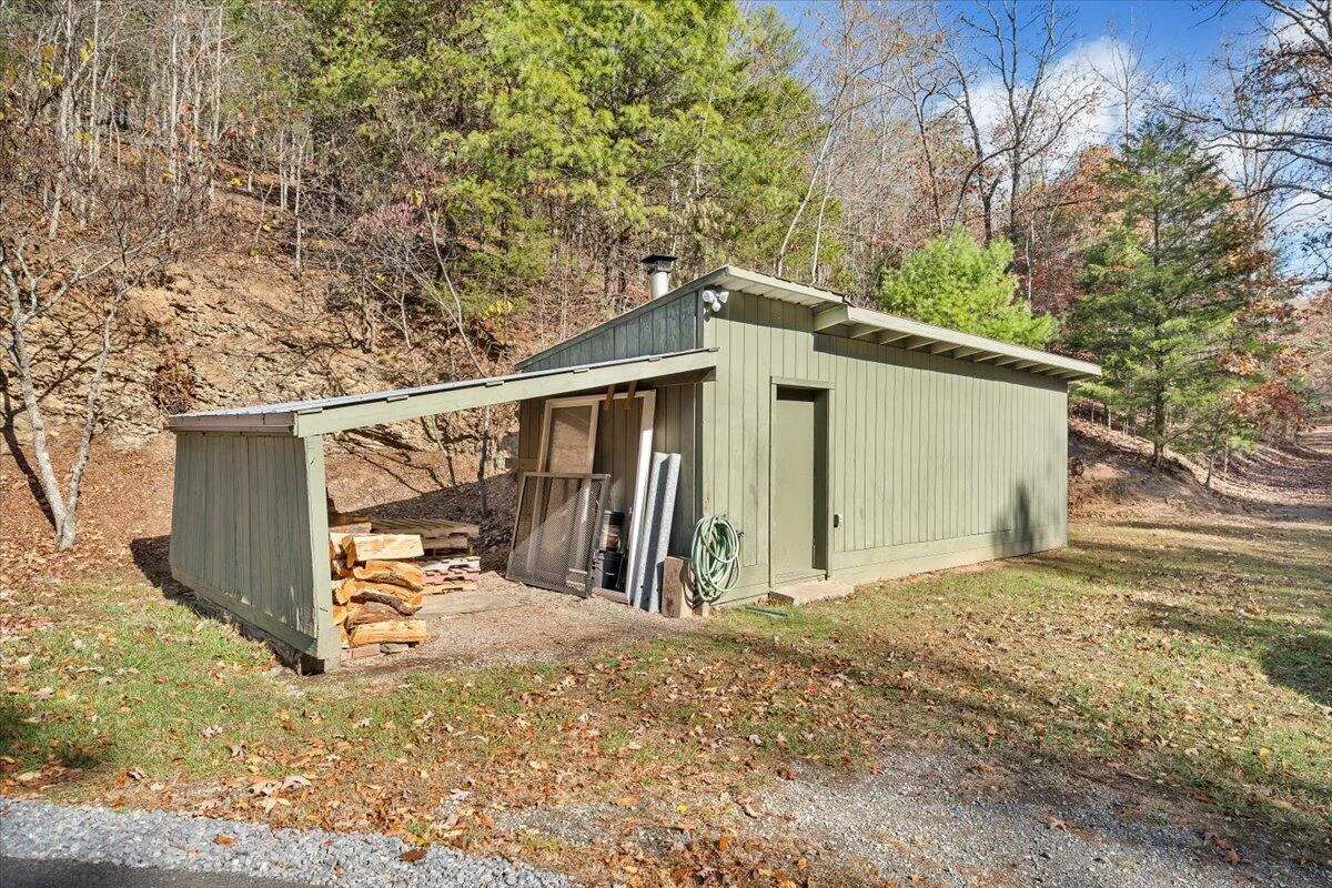 549 Clydes RD - Photo 76