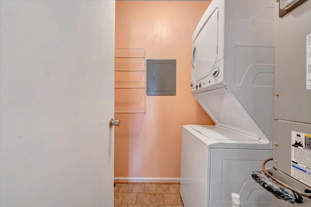 2447 Post Oak RD - Photo 24
