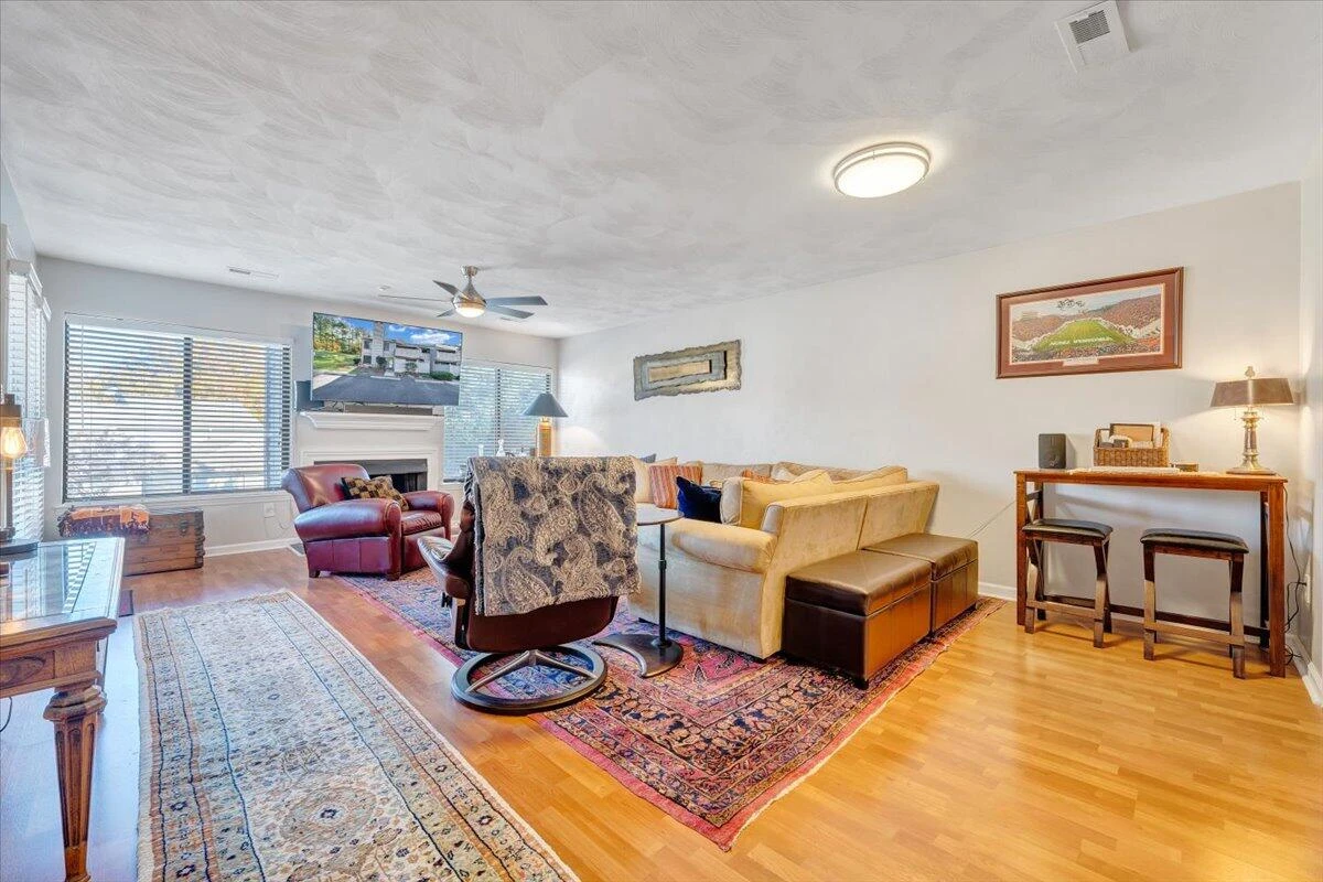 2447 Post Oak RD - Photo 9