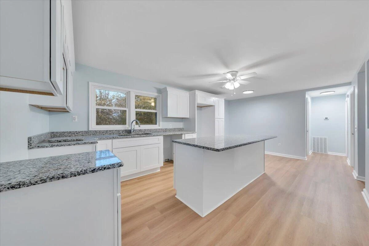 515 South ST - Photo 8