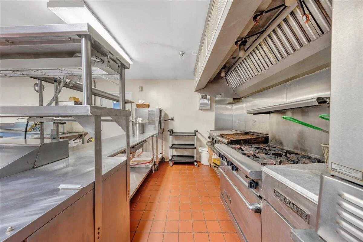 812 E MAIN ST - Photo 31