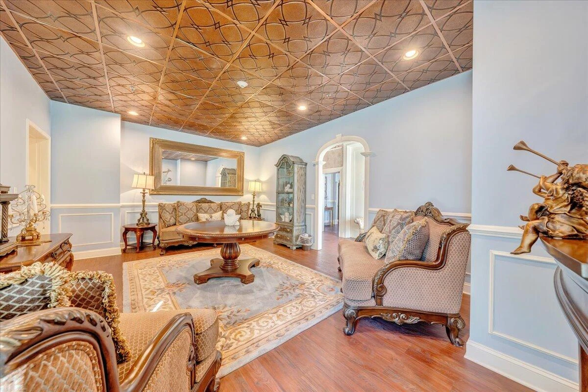 812 E Main ST - Photo 10