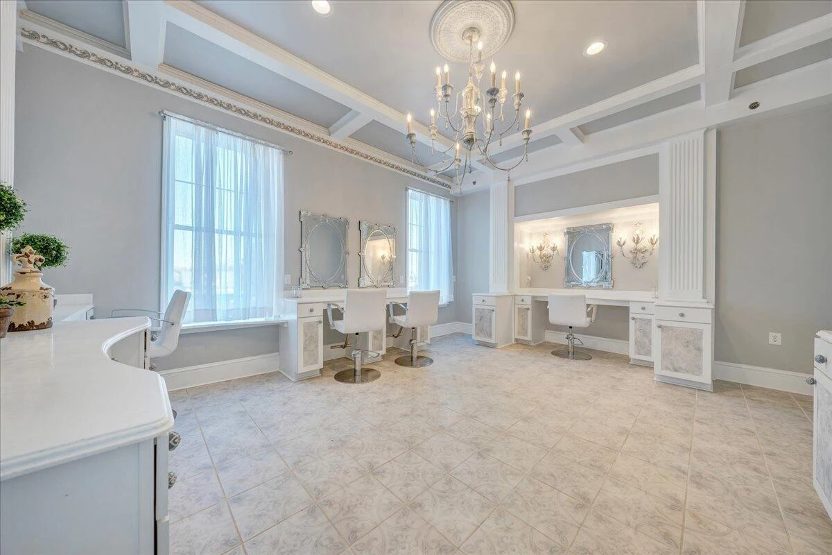 812 E Main ST - Photo 16