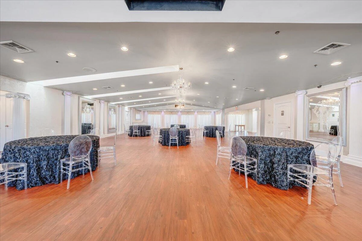 812 E Main ST - Photo 24