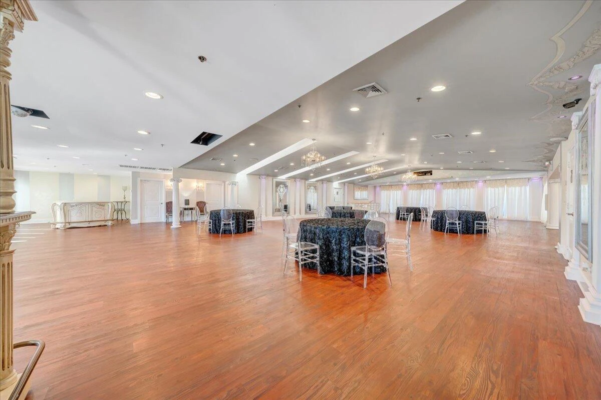 812 E Main ST - Photo 25