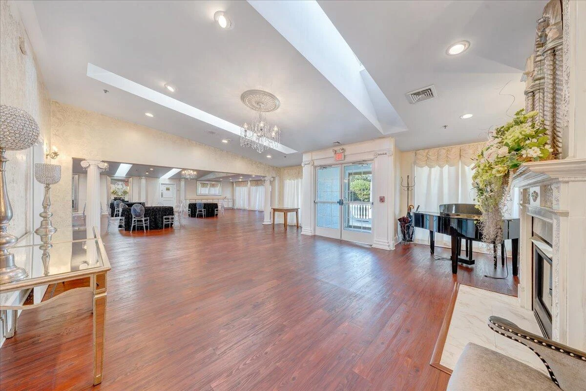 812 E Main ST - Photo 26