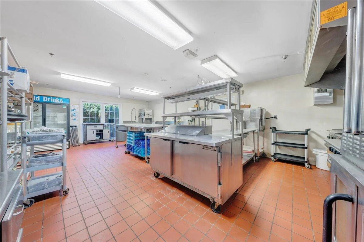 812 E Main ST - Photo 35