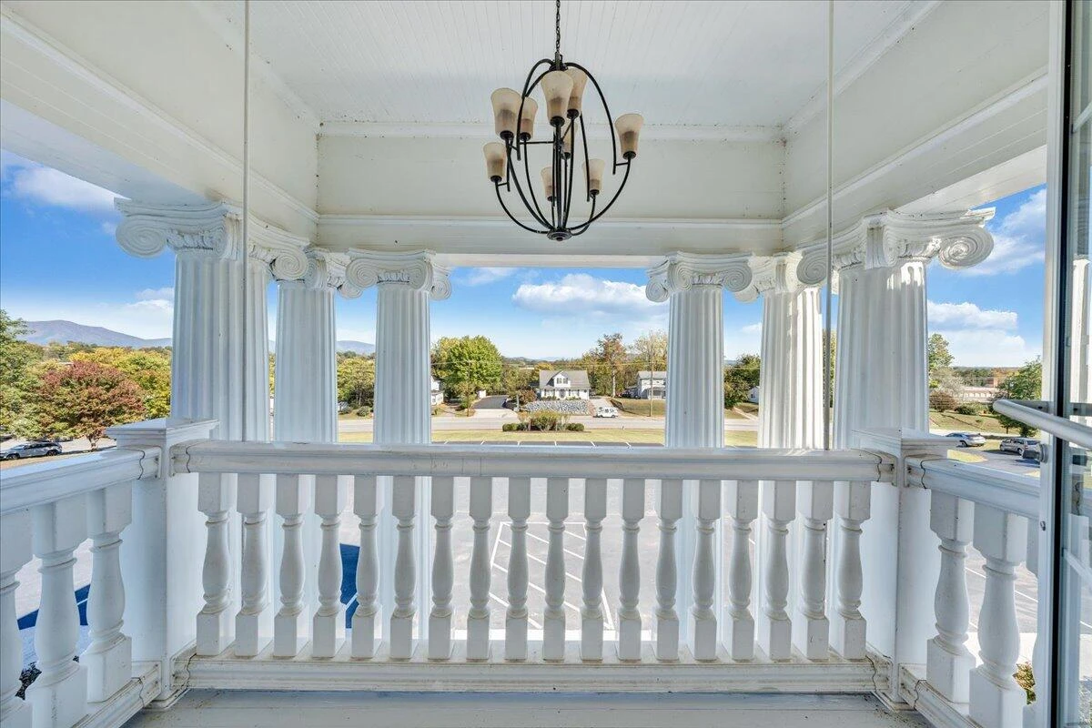 812 E Main ST - Photo 43