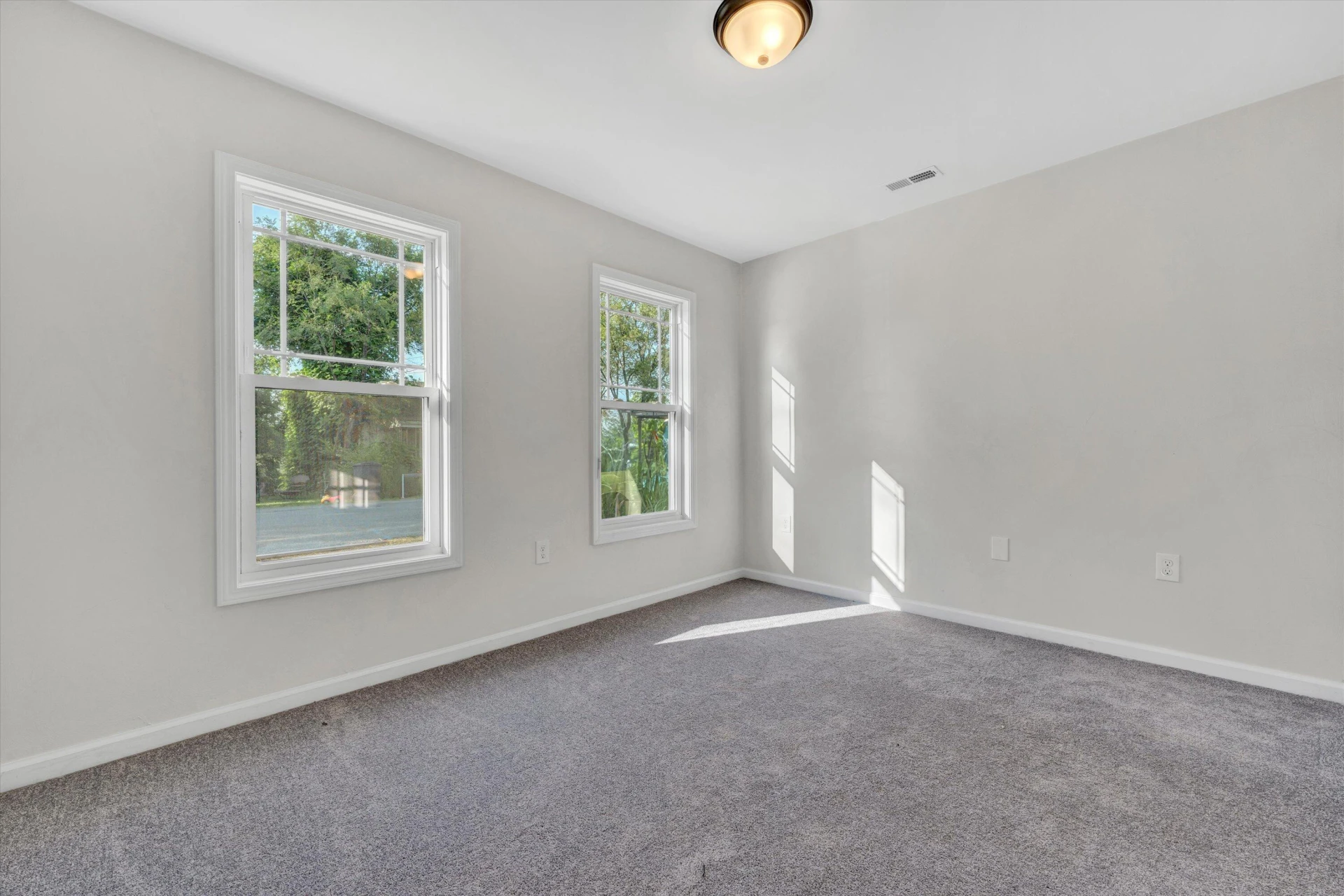 1448 Archbold AVE NE - Photo 20