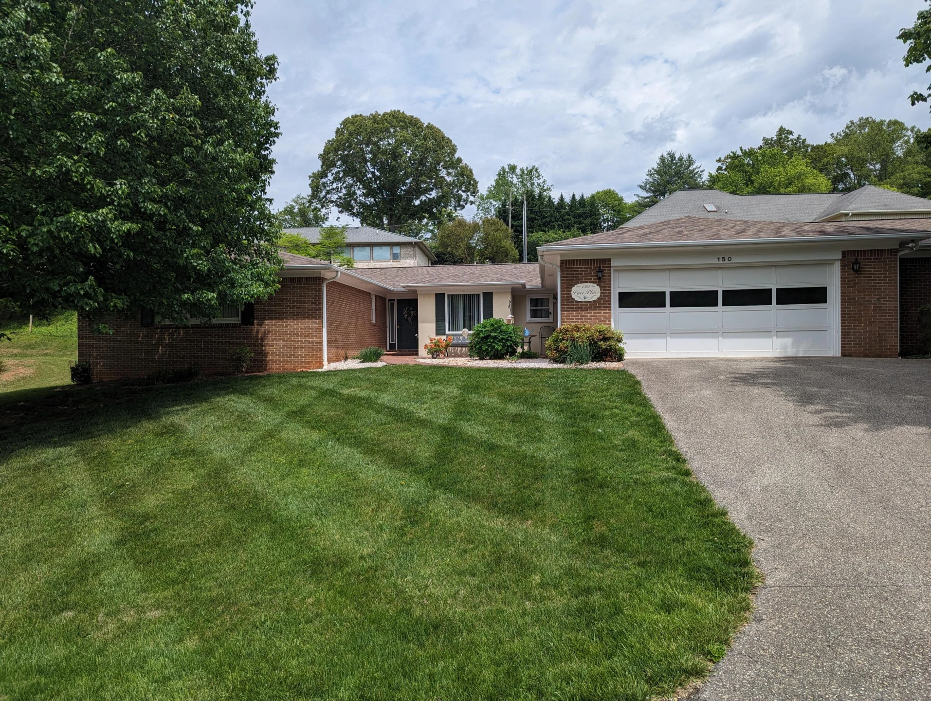 150 Lawndale ST - Photo 2