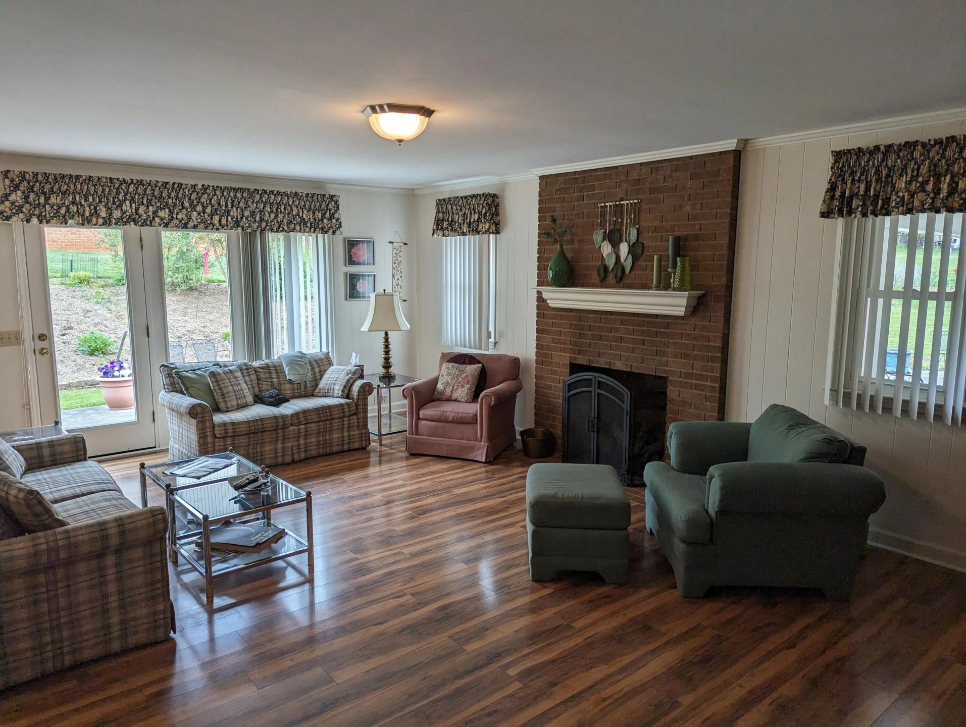 150 Lawndale ST - Photo 4