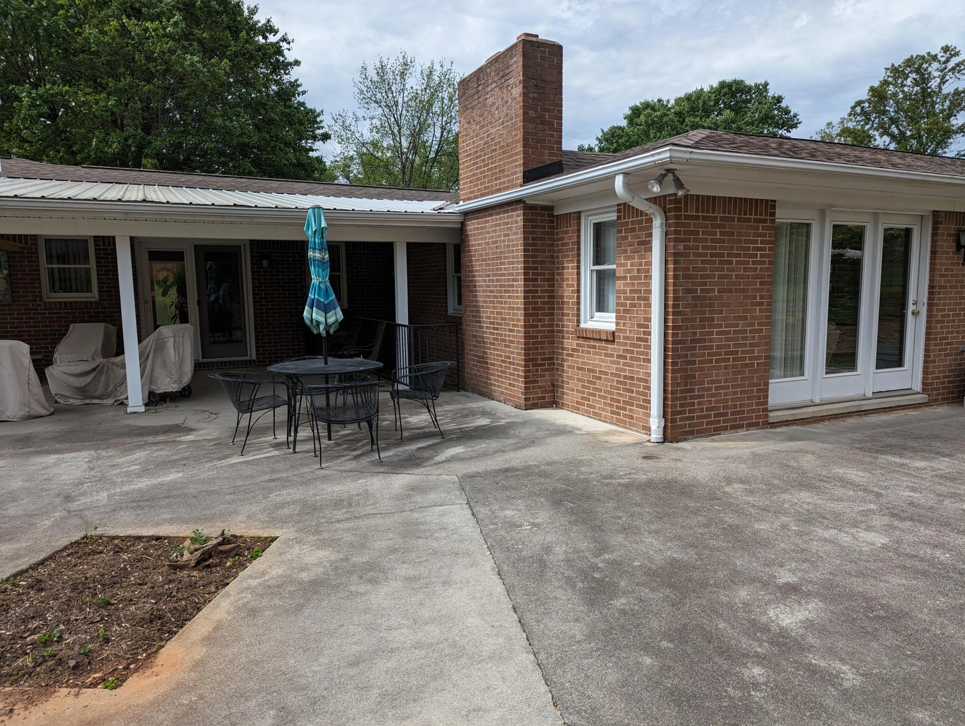150 Lawndale ST - Photo 53