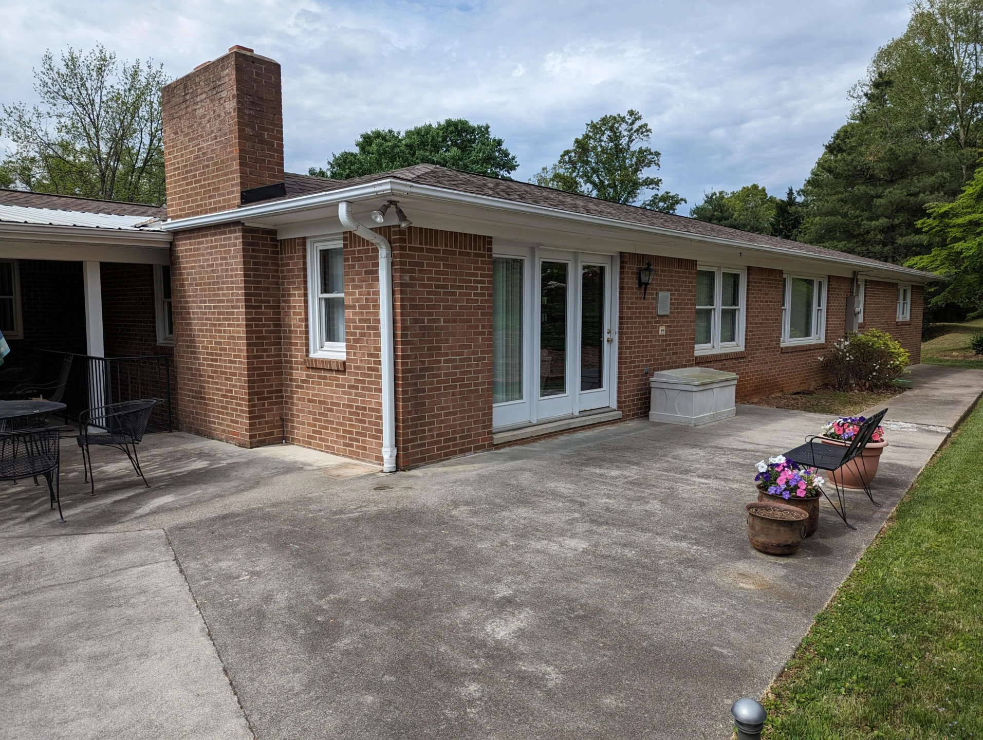 150 Lawndale ST - Photo 54
