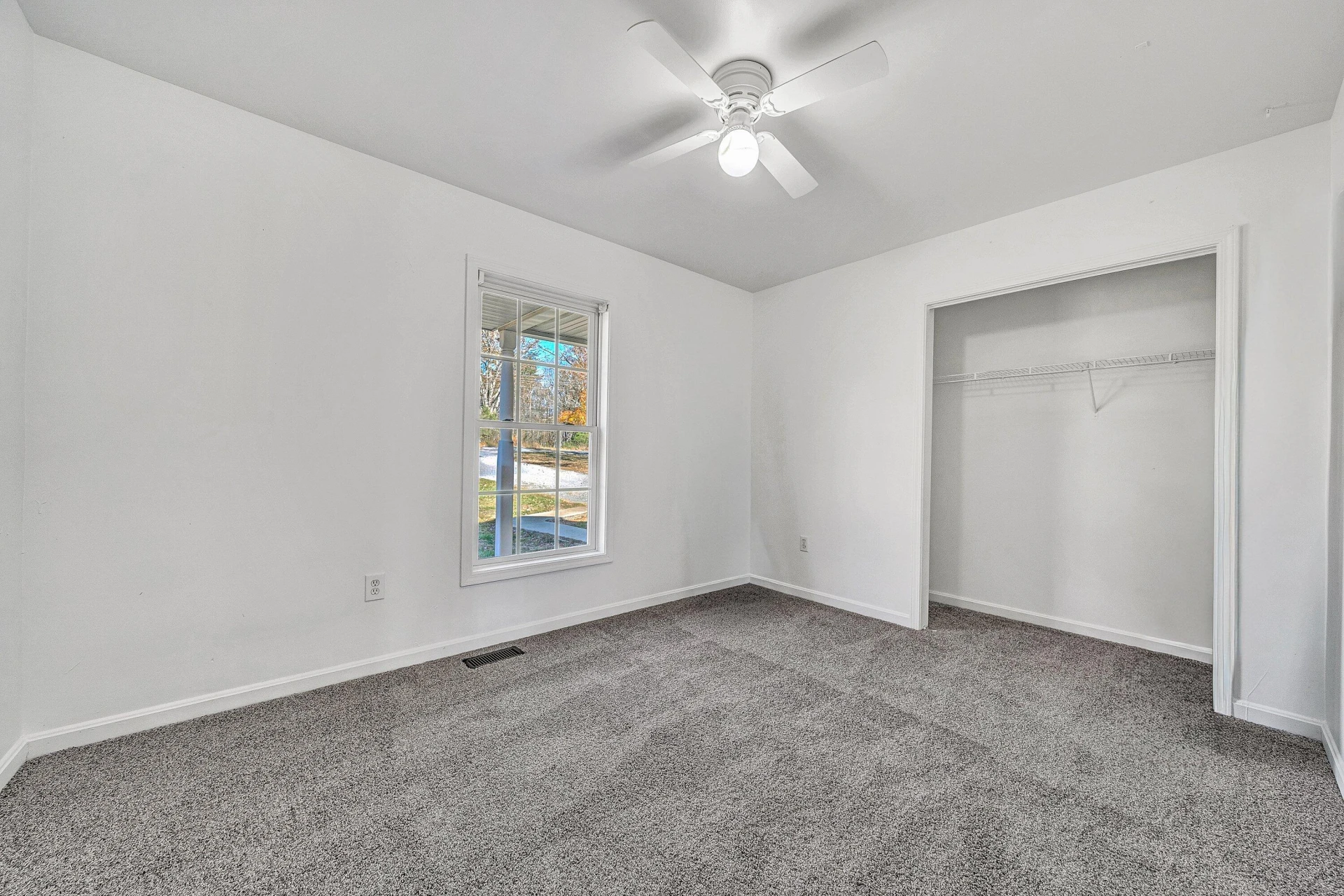 3949 Diamond Hill RD - Photo 16