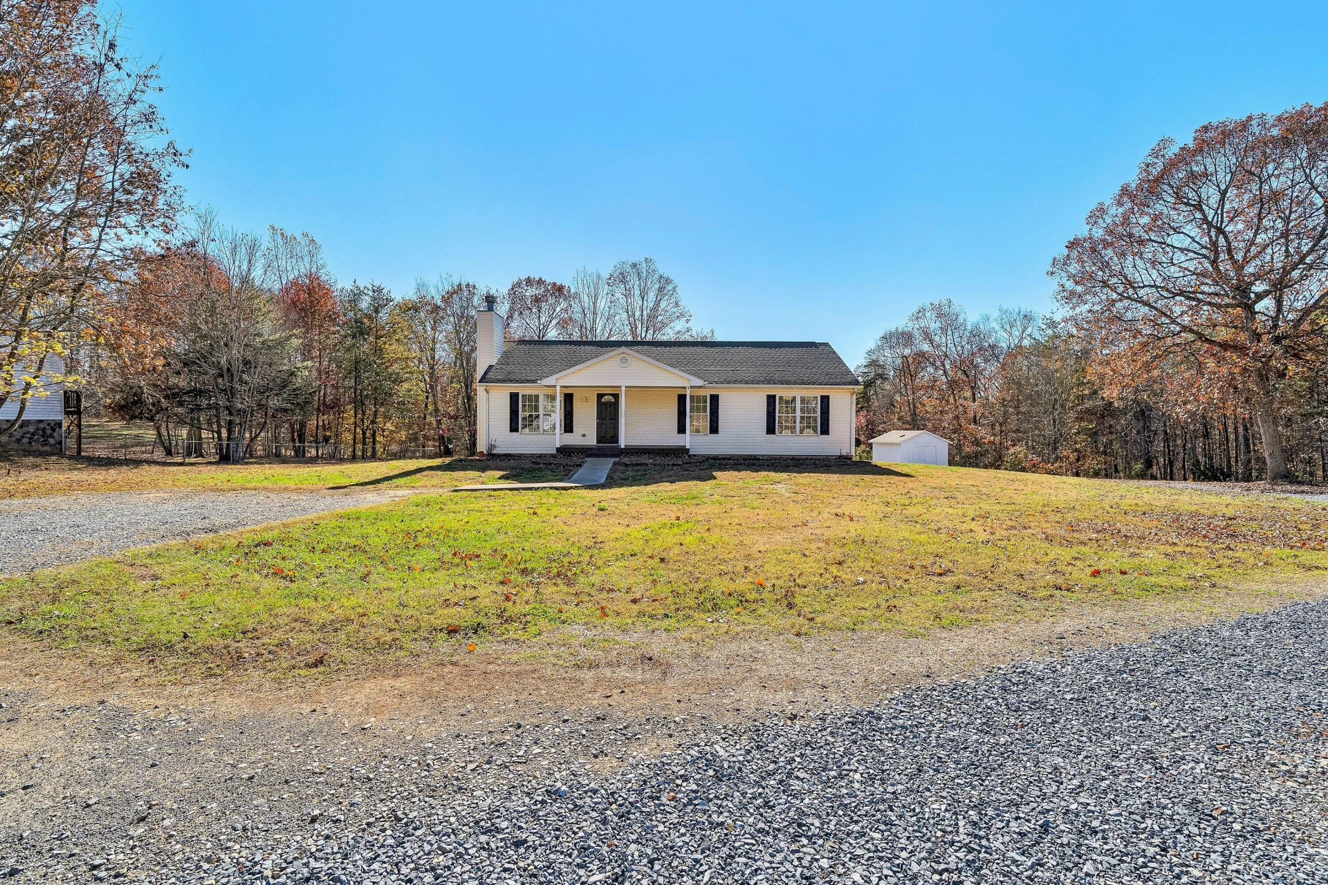 3949 Diamond Hill RD - Photo 2