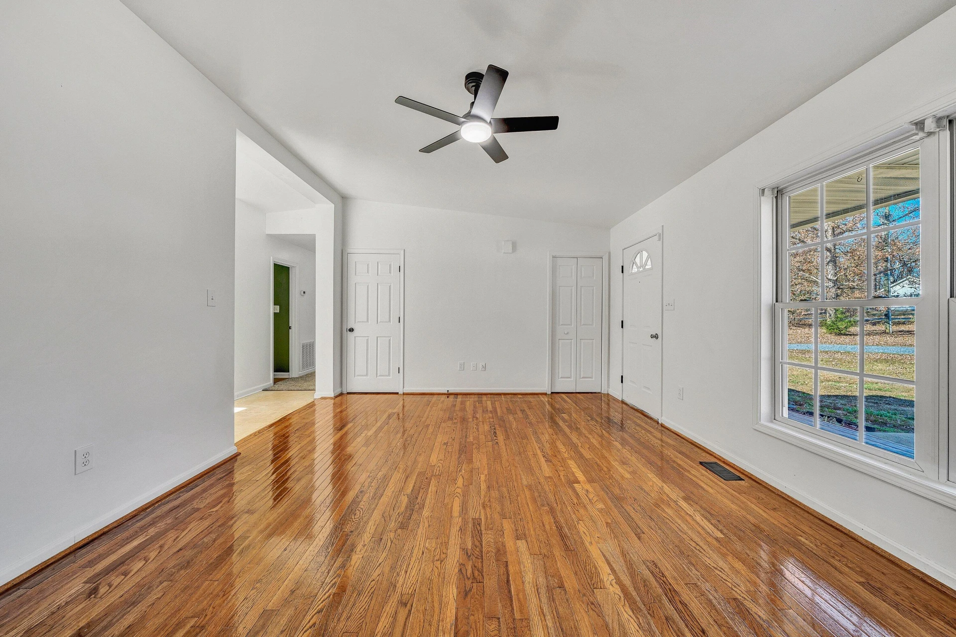 3949 Diamond Hill RD - Photo 5