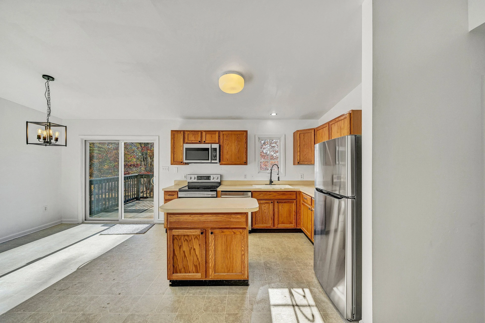 3949 Diamond Hill RD - Photo 7