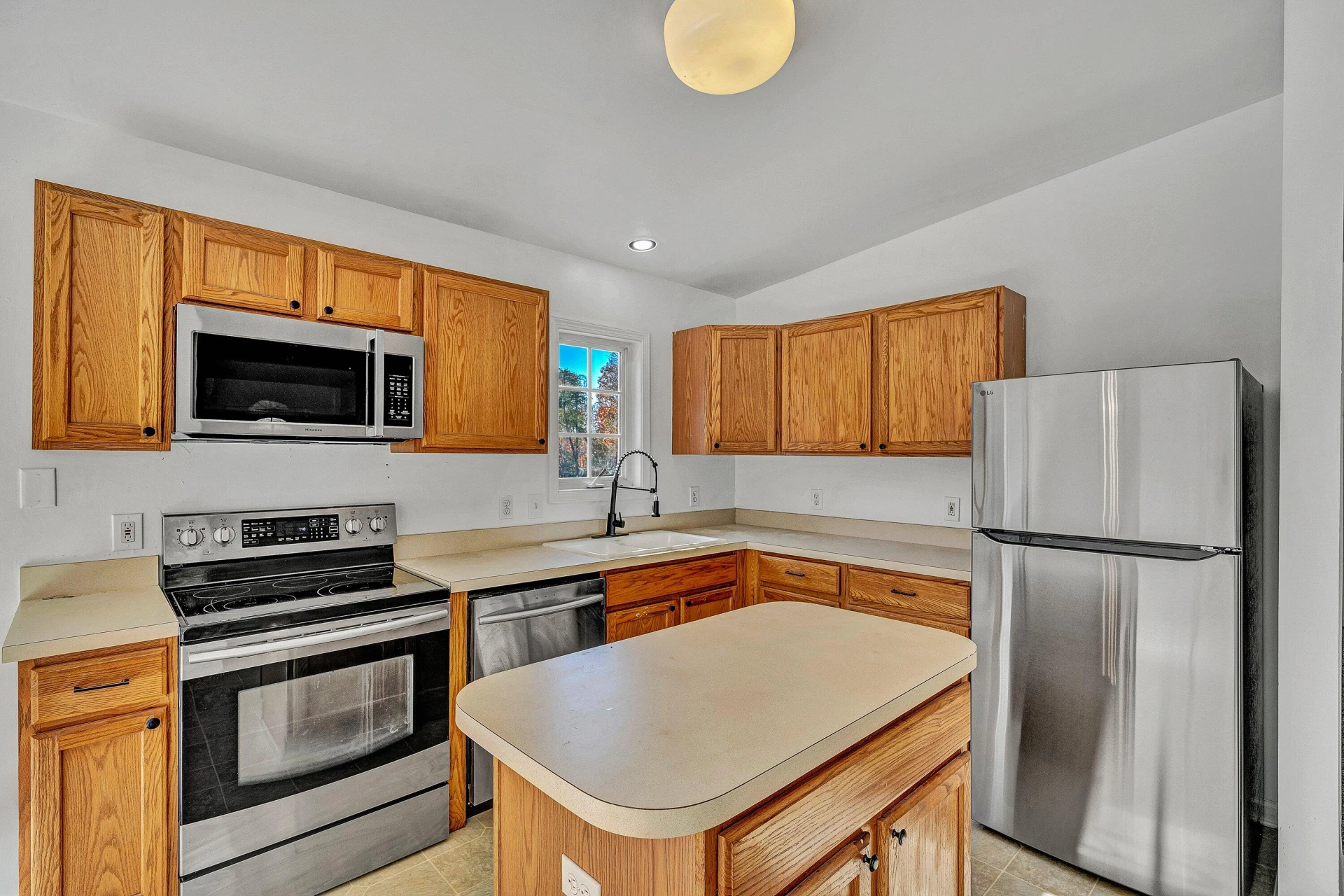 3949 Diamond Hill RD - Photo 8