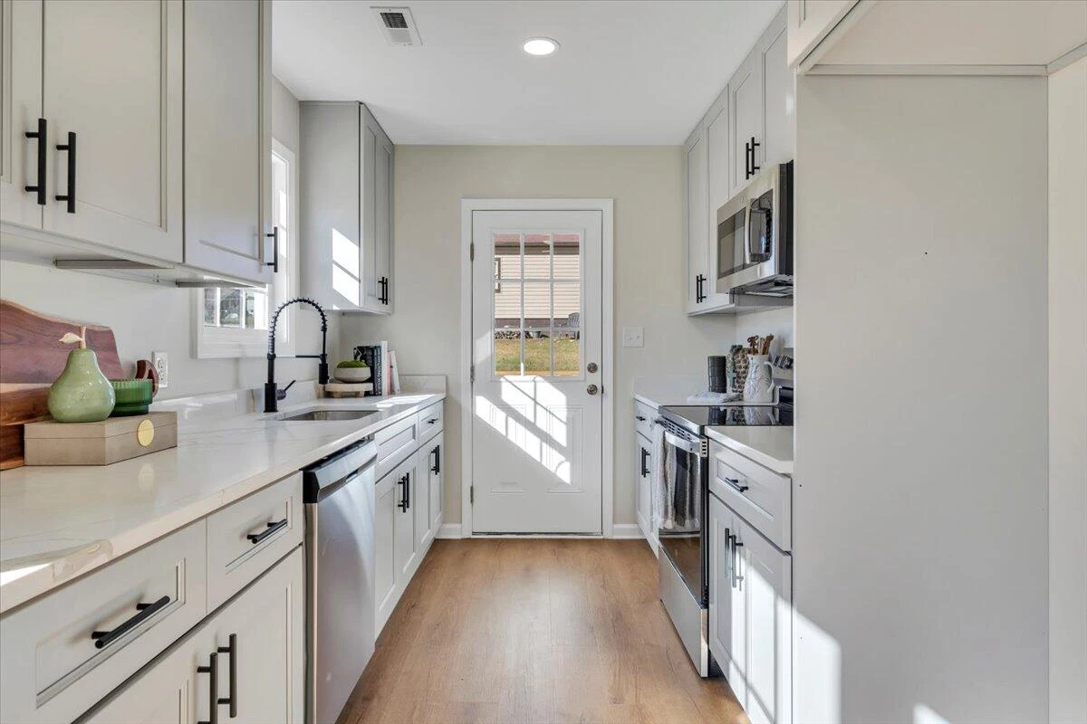 3527 Troutland AVE NW - Photo 10