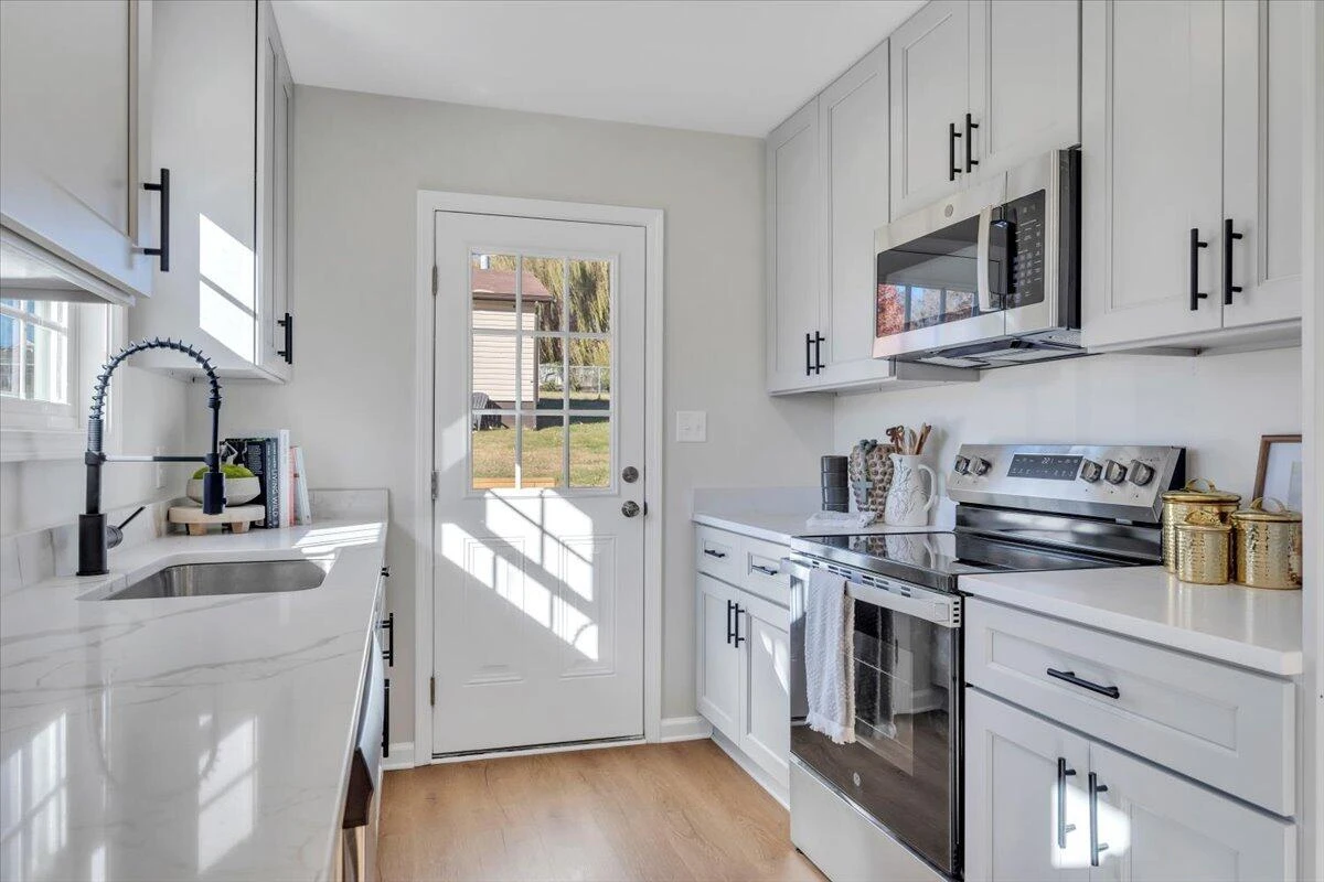 3527 Troutland AVE NW - Photo 11