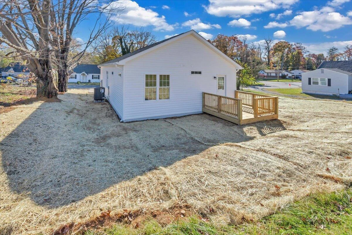 3527 Troutland AVE NW - Photo 25
