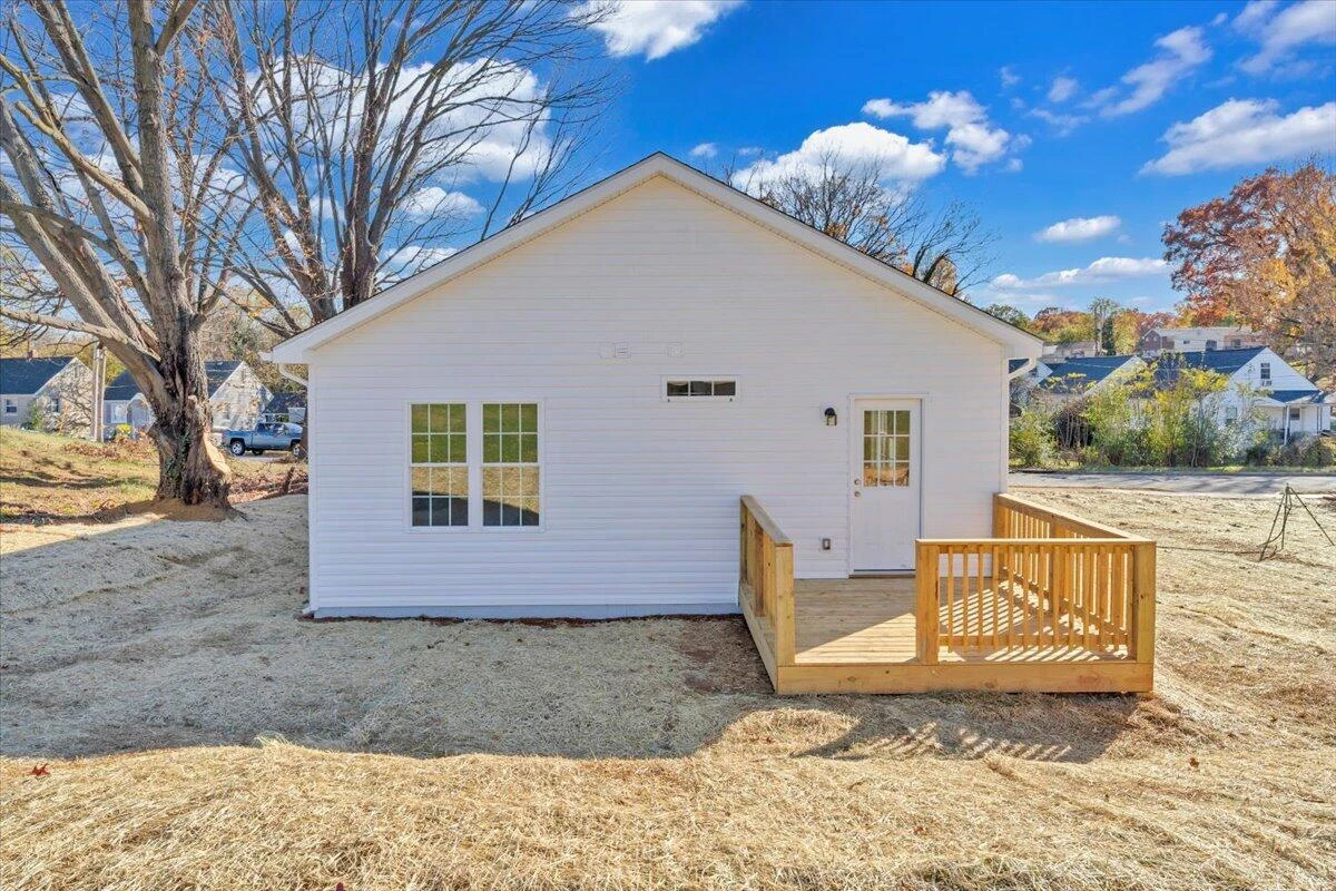 3527 Troutland AVE NW - Photo 26