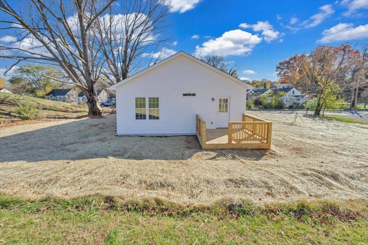 3527 Troutland AVE NW - Photo 27