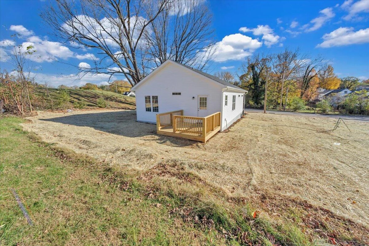 3527 Troutland AVE NW - Photo 29