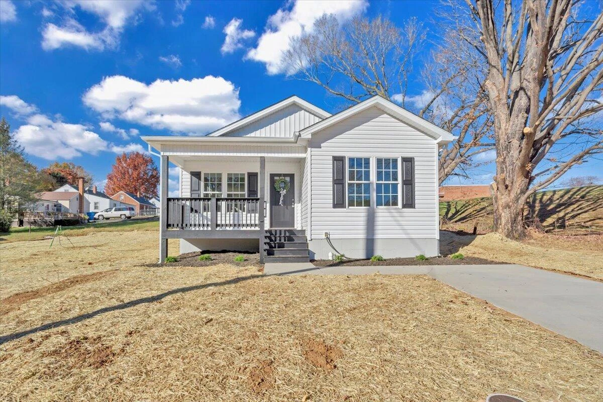3527 Troutland AVE NW - Photo 32
