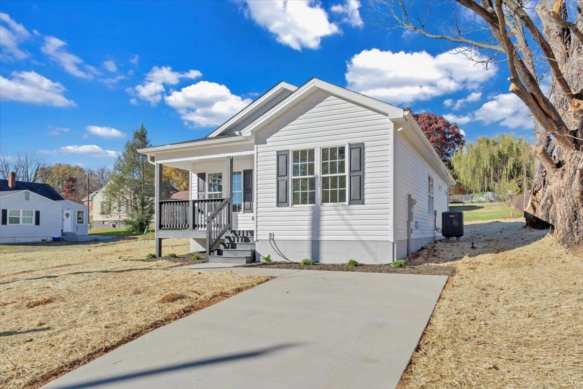 3527 Troutland AVE NW - Photo 33