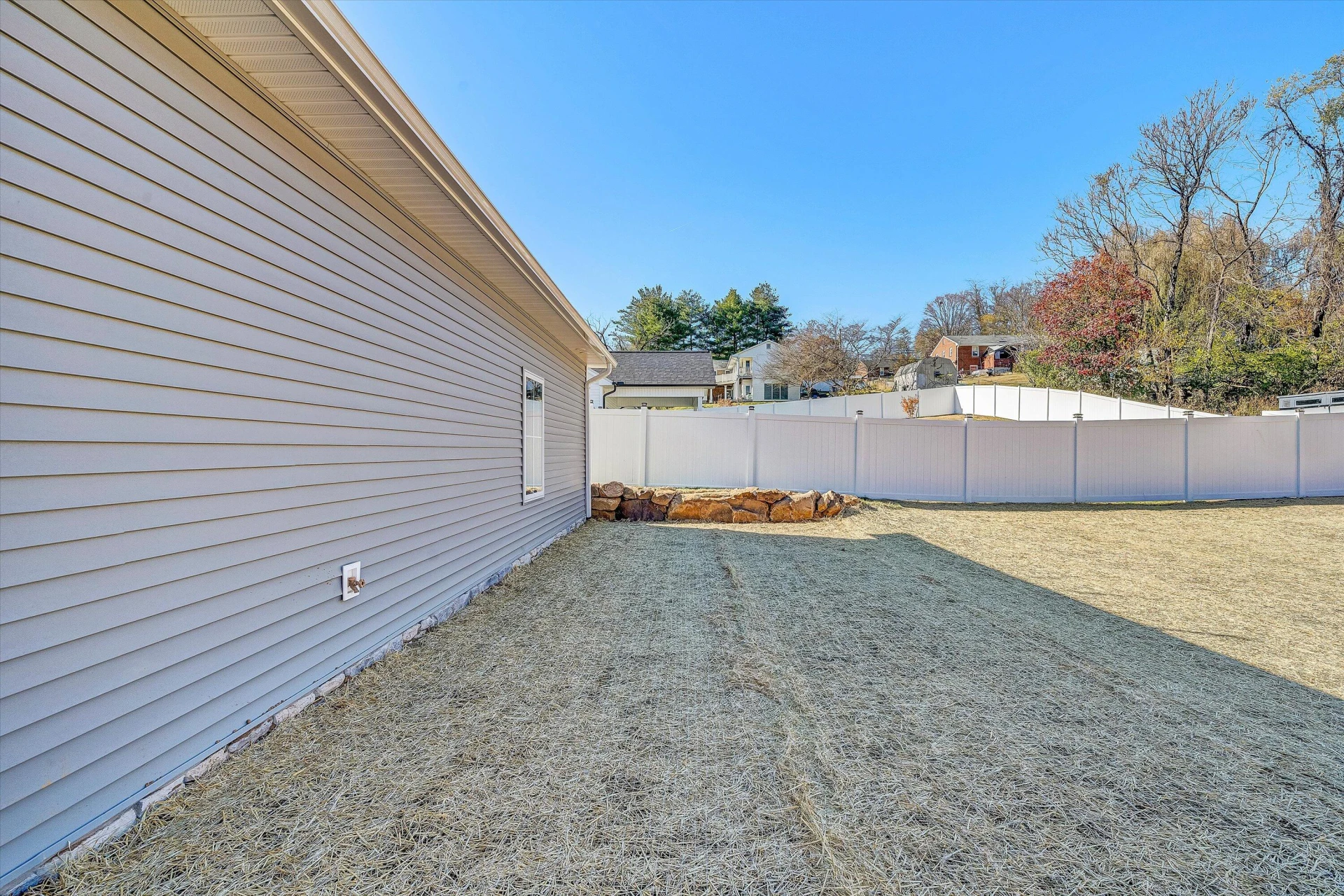 1120 Monterey RD NE - Photo 25