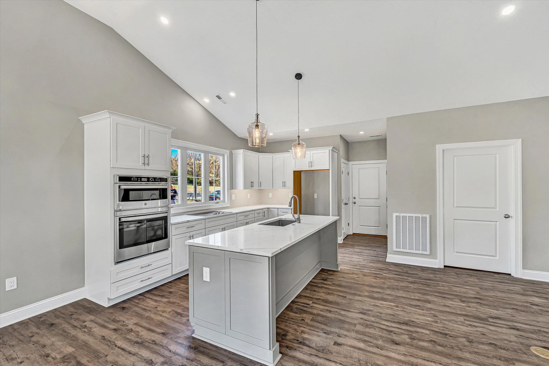 1120 Monterey RD NE - Photo 7