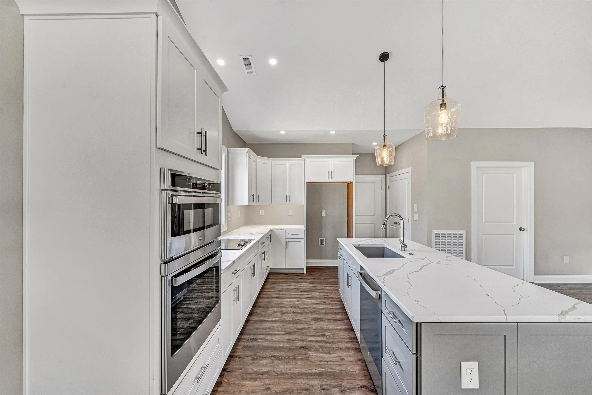 1120 Monterey RD NE - Photo 8