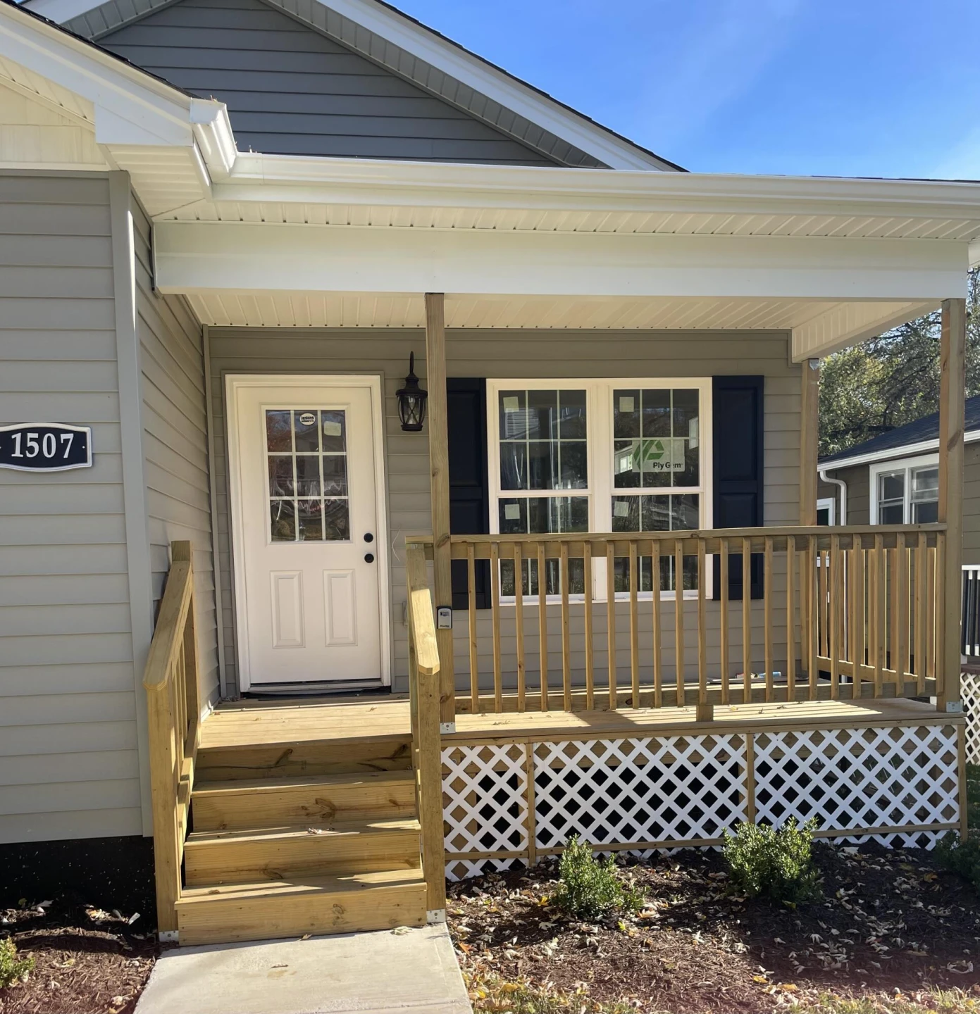 1507 23rd ST NE - Photo 3