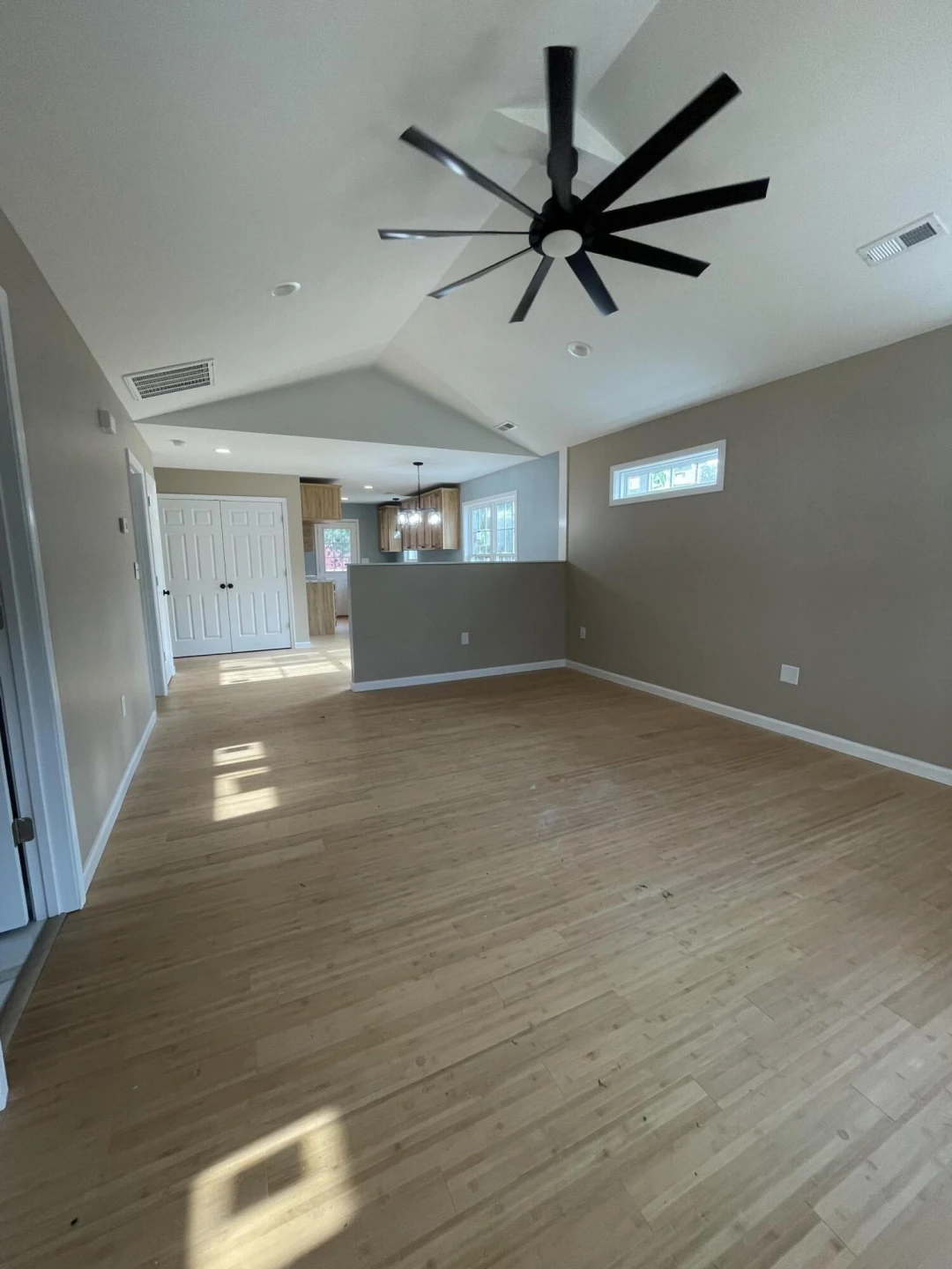1507 23rd ST NE - Photo 4