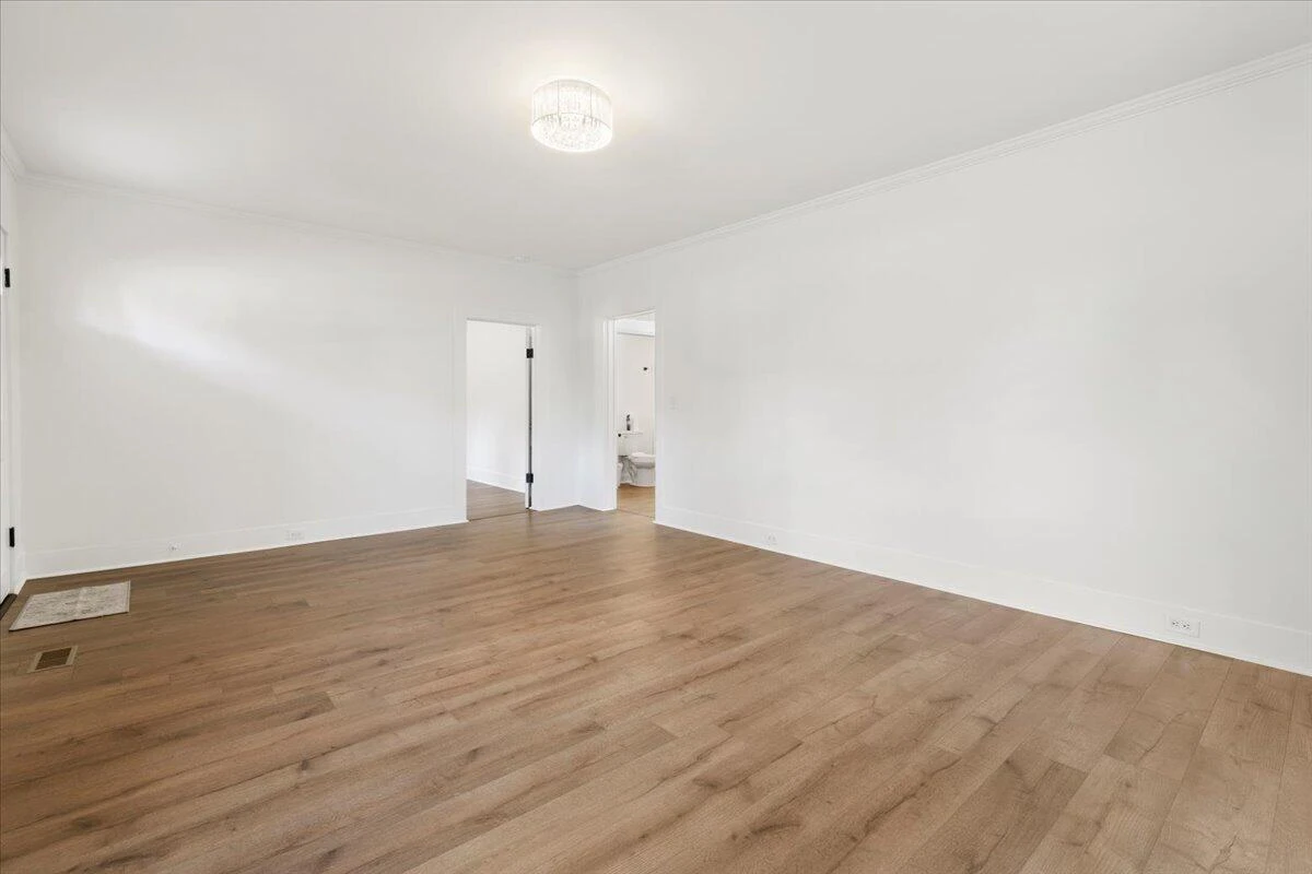 118 NE 6th ST NE - Photo 14