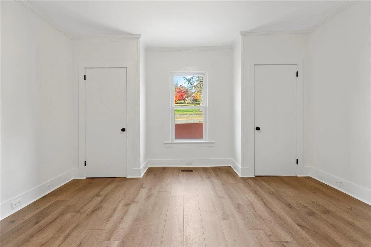 118 NE 6th ST NE - Photo 16