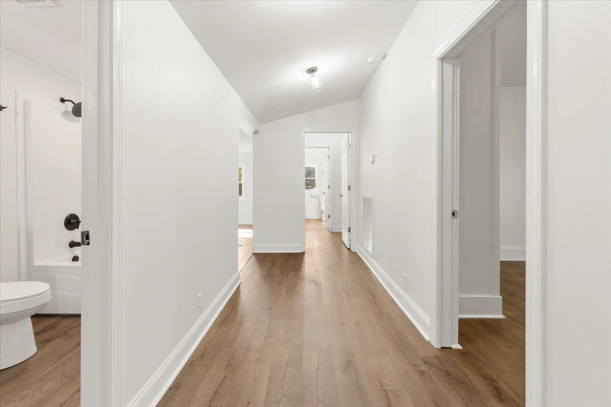118 NE 6th ST NE - Photo 18