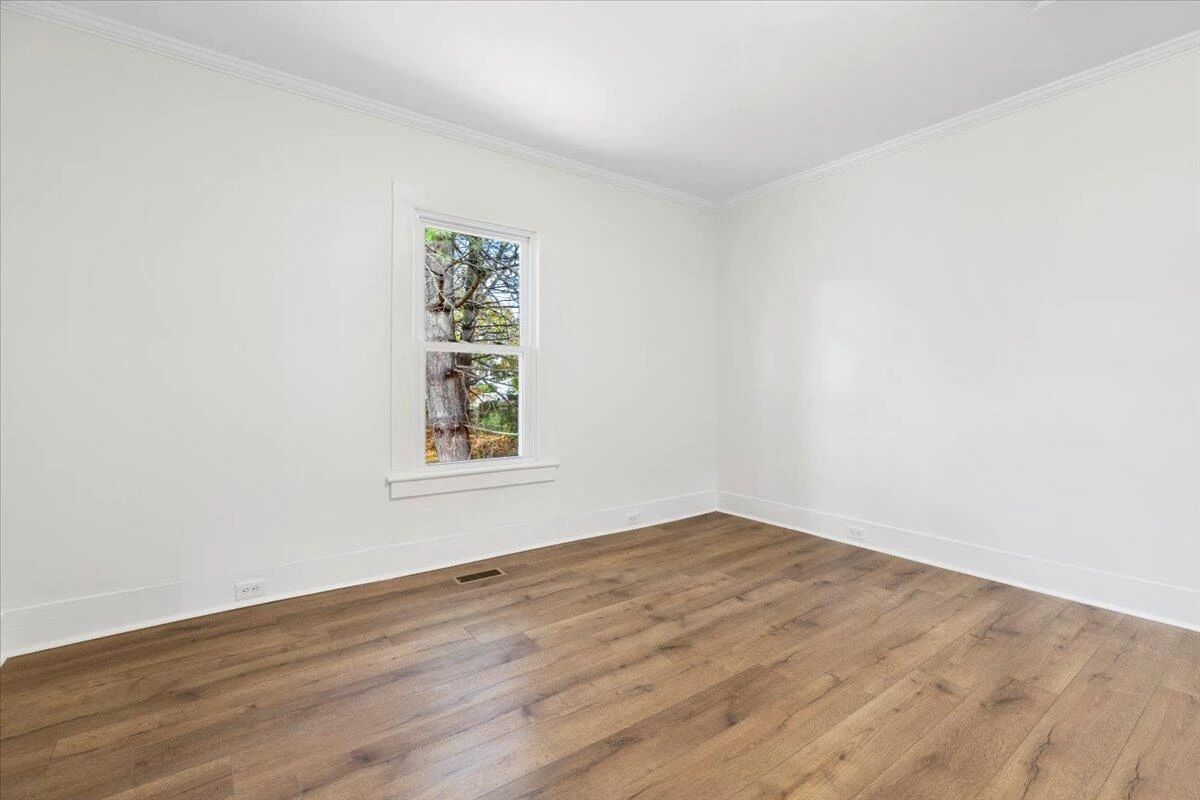 118 NE 6th ST NE - Photo 21