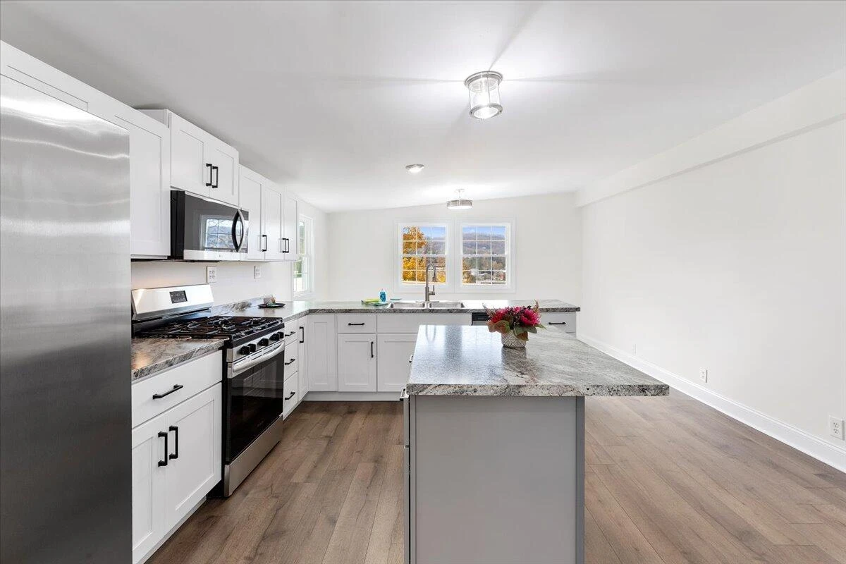 118 NE 6th ST NE - Photo 26