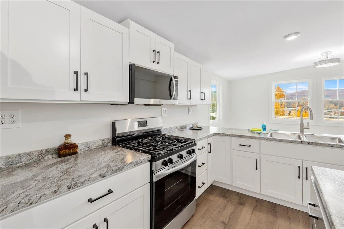 118 NE 6th ST NE - Photo 27
