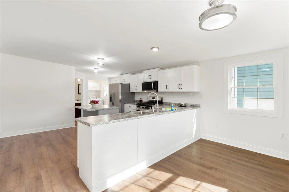 118 NE 6th ST NE - Photo 34