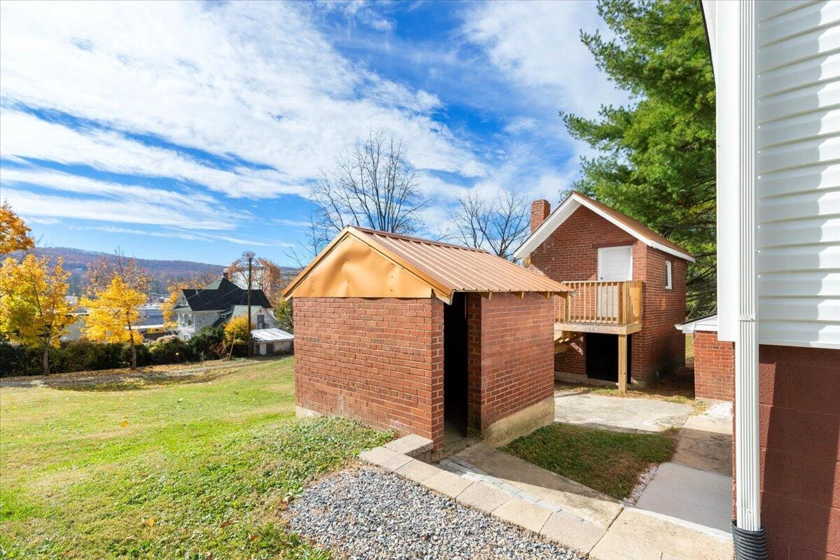118 NE 6th ST NE - Photo 47