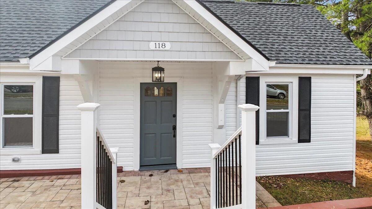 118 NE 6th ST NE - Photo 6