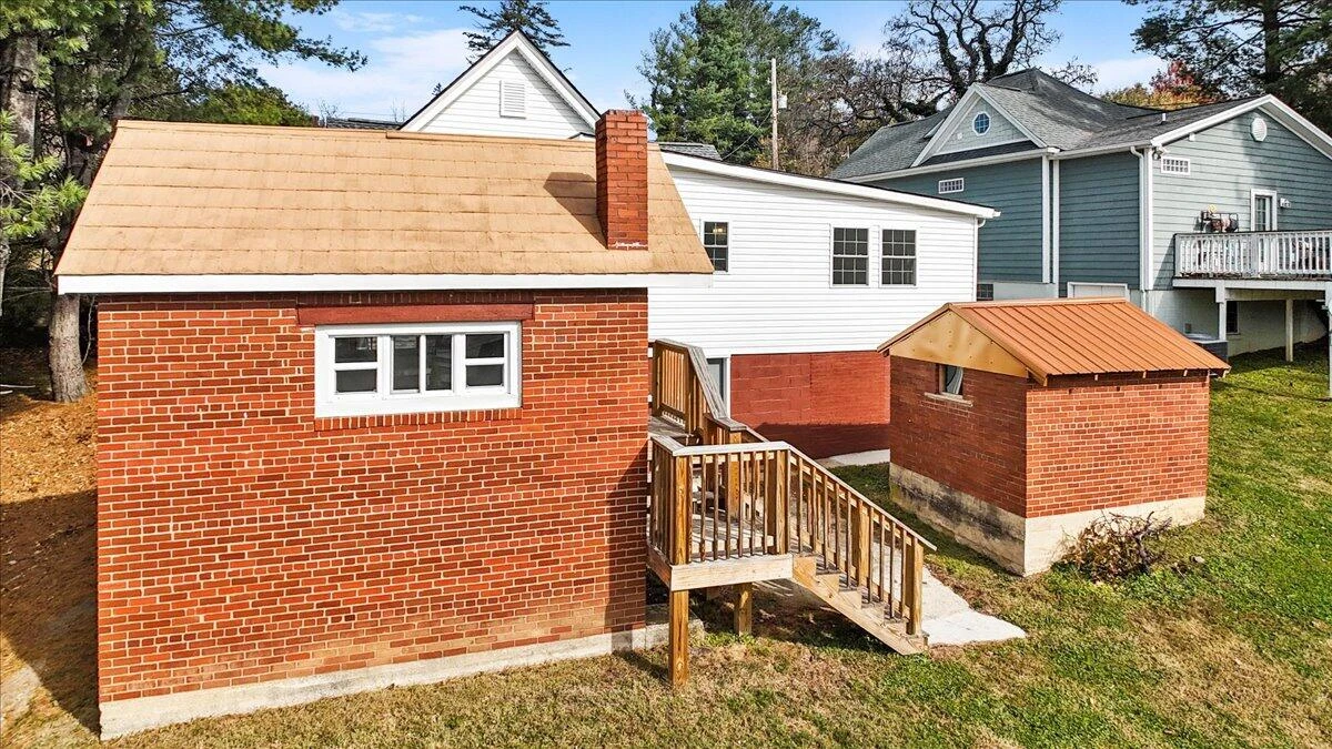 118 NE 6th ST NE - Photo 64
