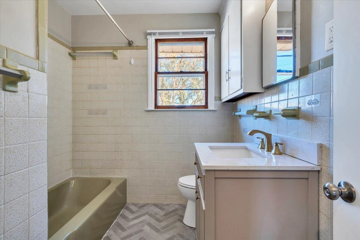 4605 PEACH TREE DR NW - Photo 19