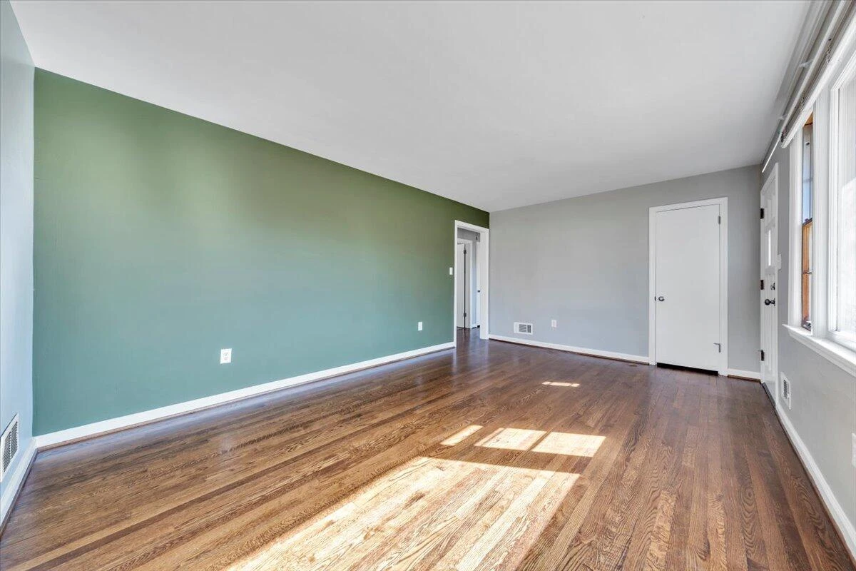4605 PEACH TREE DR NW - Photo 3