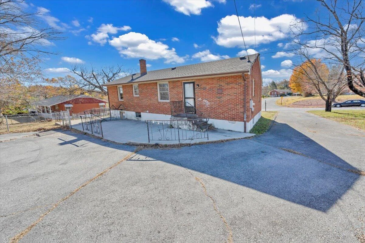 4605 PEACH TREE DR NW - Photo 33