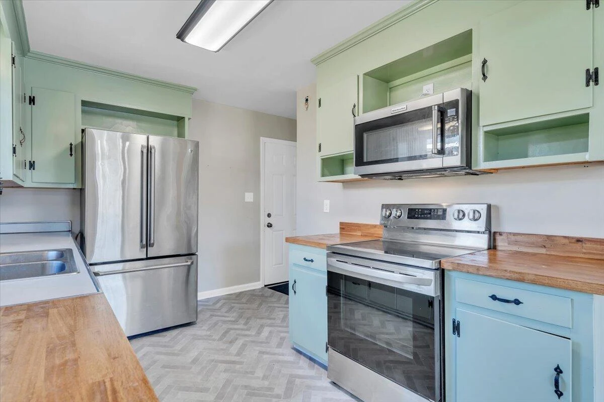 4605 PEACH TREE DR NW - Photo 9