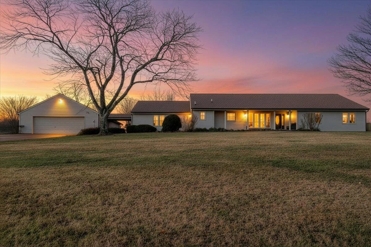 112 Donegal LN